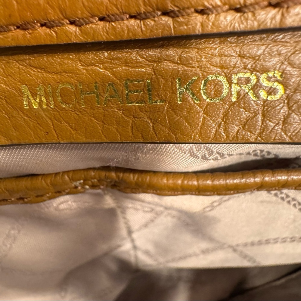 Michael Kors Aria Leather Top Zip Large Tote Handbag Tan/Brown - Picture 15 of 16